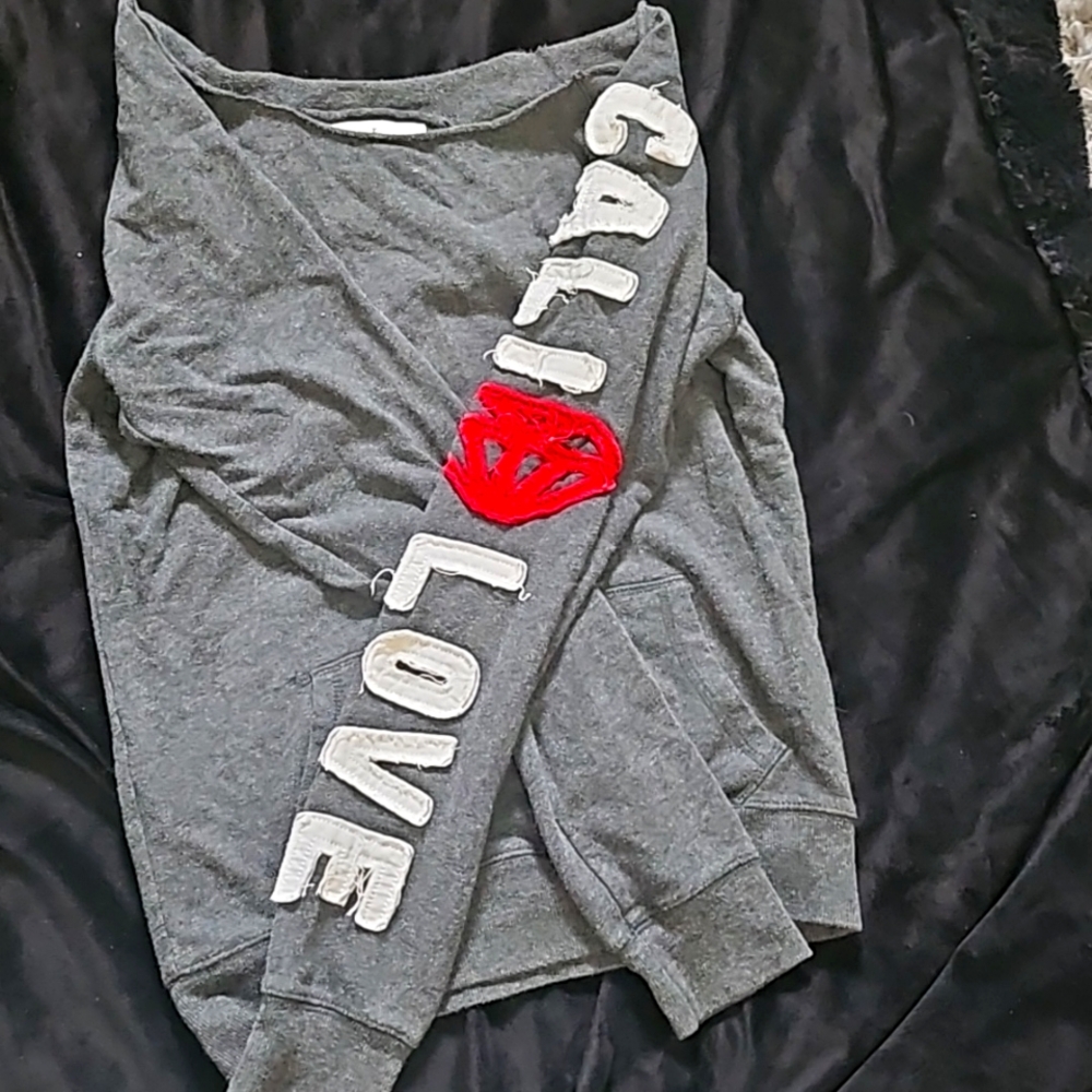 Off the shoulder Cali love long sleeve